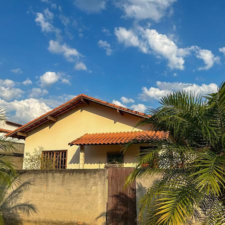 Espaco Familiar Com Piscina Em Penedo Penedo  Exterior photo