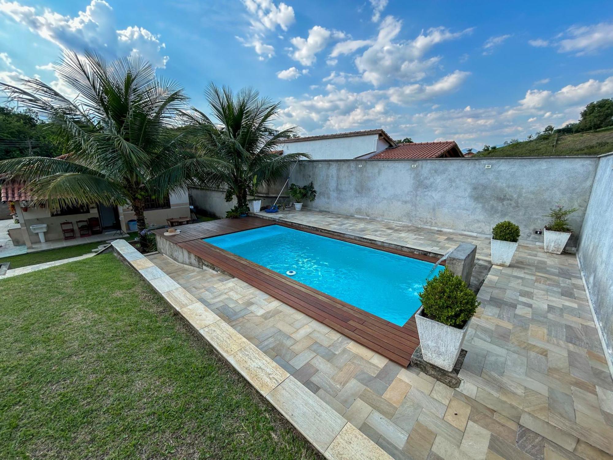 Espaco Familiar Com Piscina Em Penedo Penedo  Exterior photo